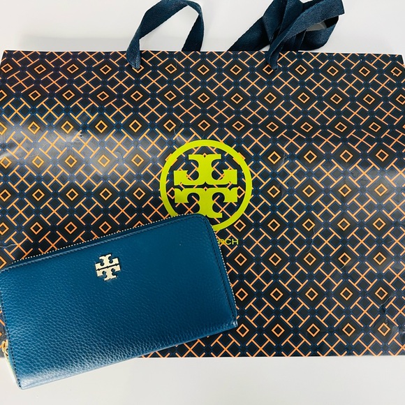 Tory Burch Purse & Wallet - Picture 2 of 8